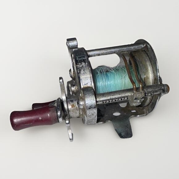 Pflueger Rocket No 1365 Baitcast Fishing Reel - Picture 2 of 4